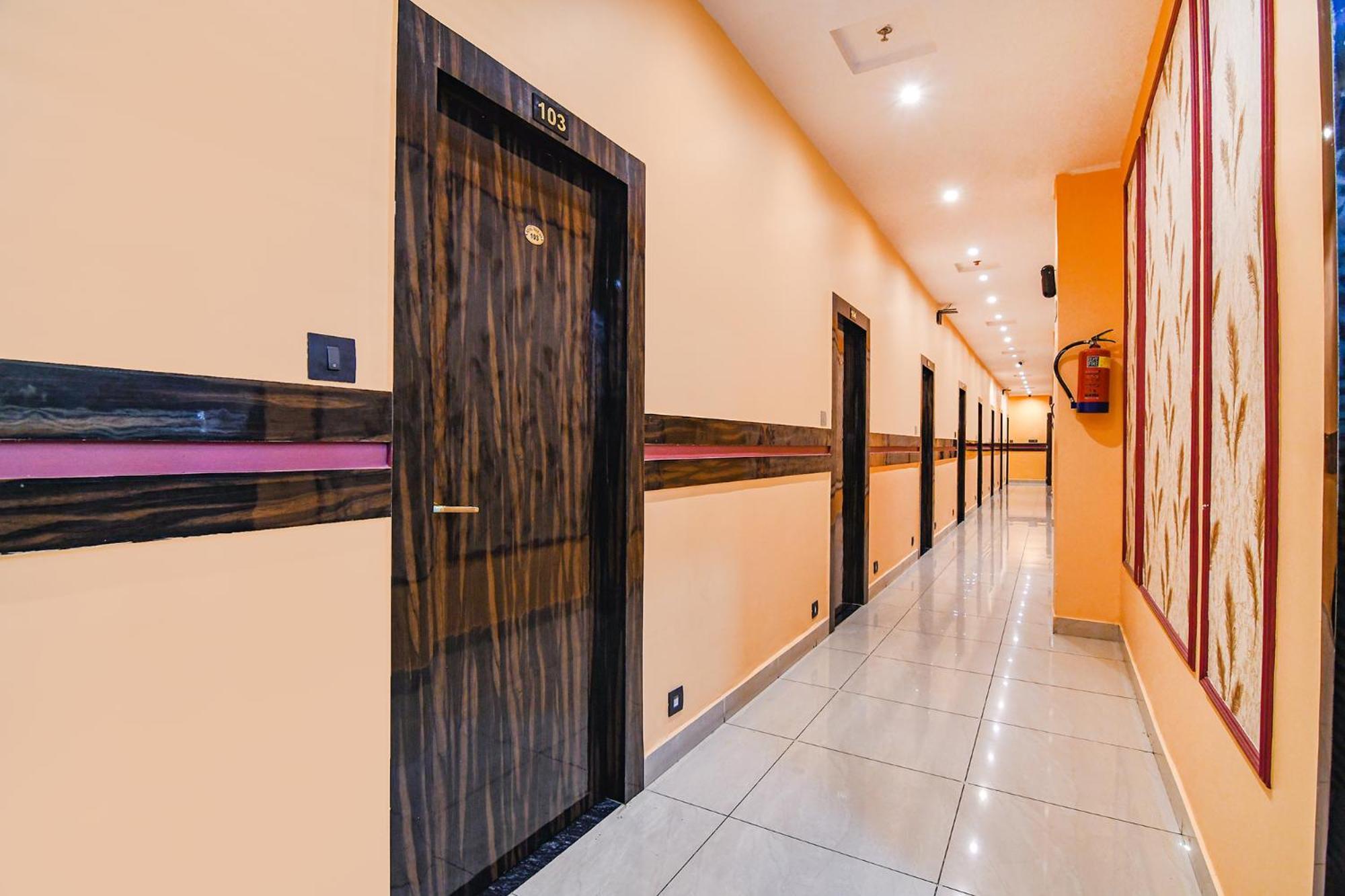 Fabhotel Royal Park Inn - Nr Eden Garden Stadium Calcuta Exterior foto